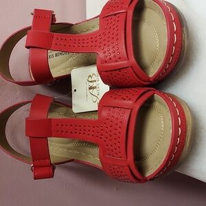 Alexis Bendel Comfort Wedges Shoes Size 6.NEW